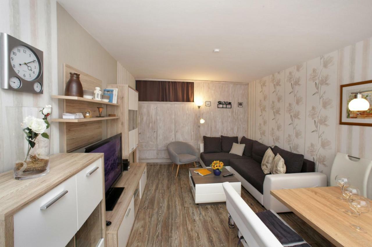 Low Budget Kaprun Apartments Room photo